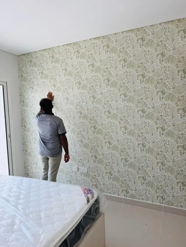 Silver Walls crew on site